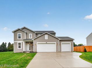 4465 Daniel Dr, Grand Blanc, MI 48439