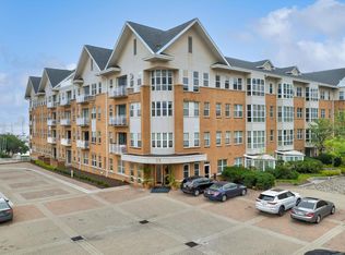 23 Pierside Dr UNIT T-12, Baltimore, MD 21230