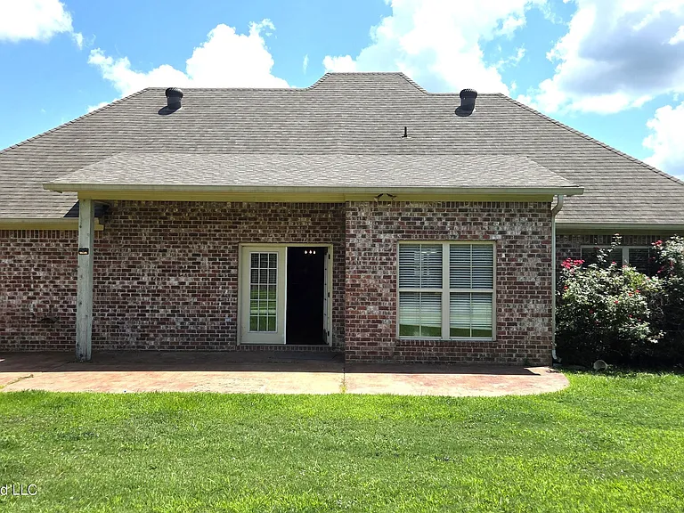 102 Oak Meadow Ct — Photo 24