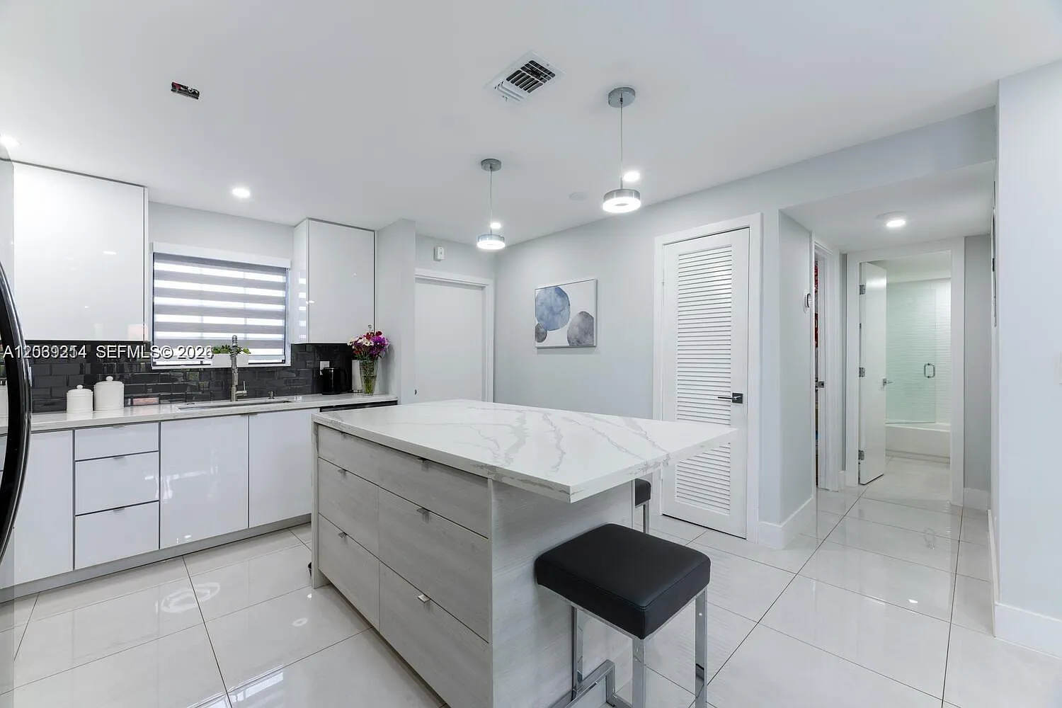 Forest Hills Condo South — Photo 3