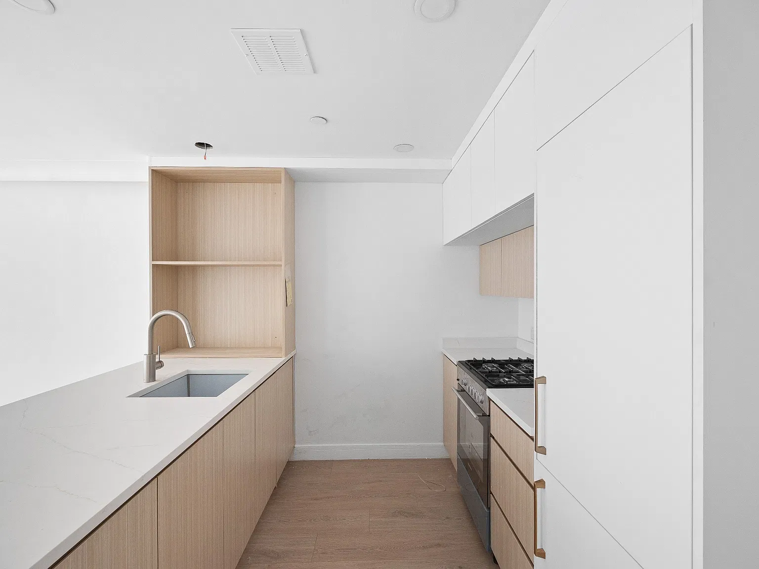 184 Eagle St — Photo 2