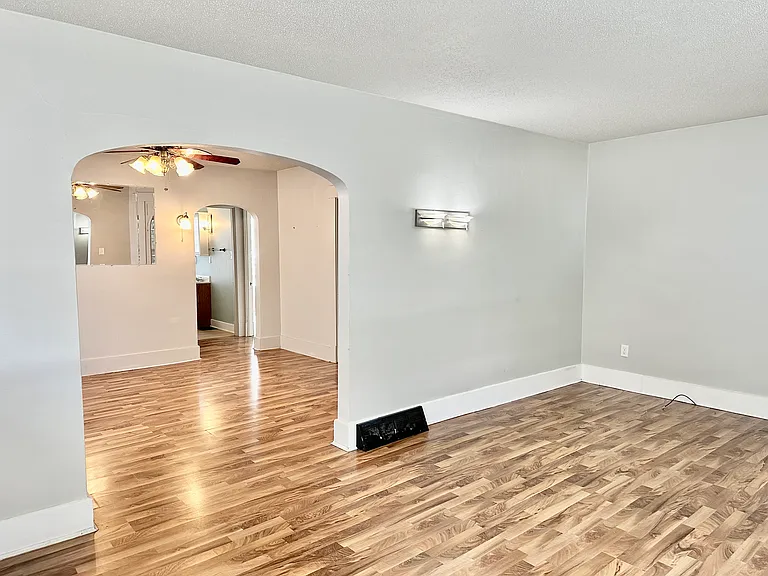 148 SW 15th St — Photo 5