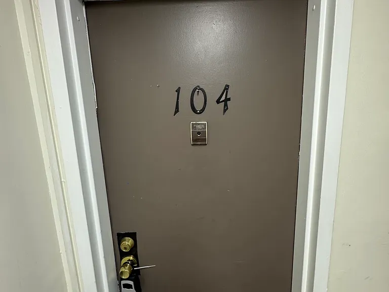 104 Burgundy Hill Ln #104 — Photo 3