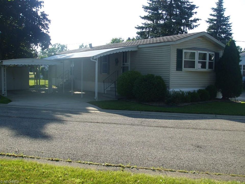 1st image of 12 Elm Dr #12