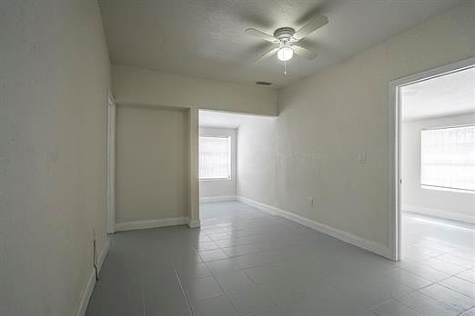 5th image of 500 NW 10th Ave #A