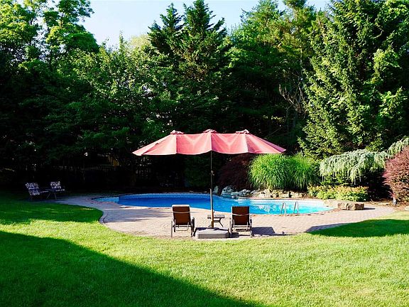 3rd image of 22 Grasslands Cir