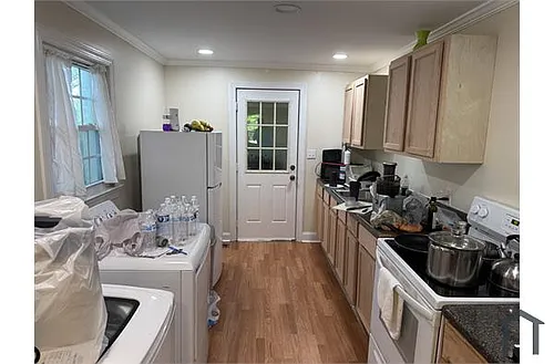10 Langdon St #B Photo 1