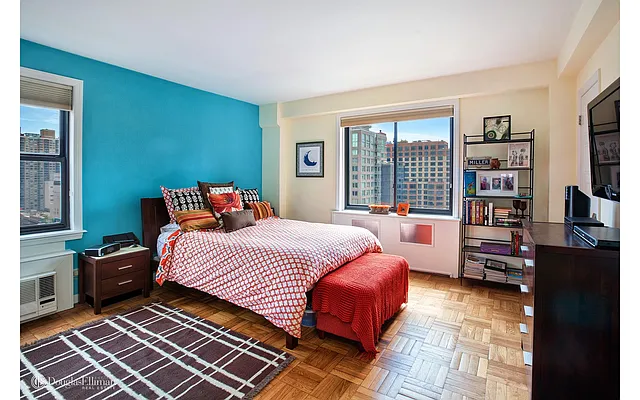 Sold by Douglas Elliman | media 16