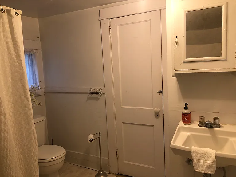 210 Delaware Ave #5 — Photo 4