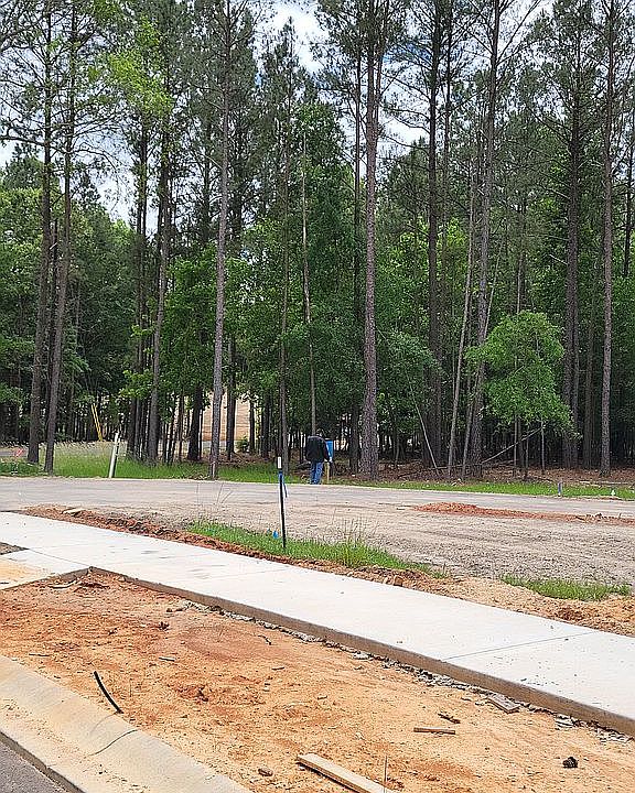 1st image of 136 Stewart Landing Dr