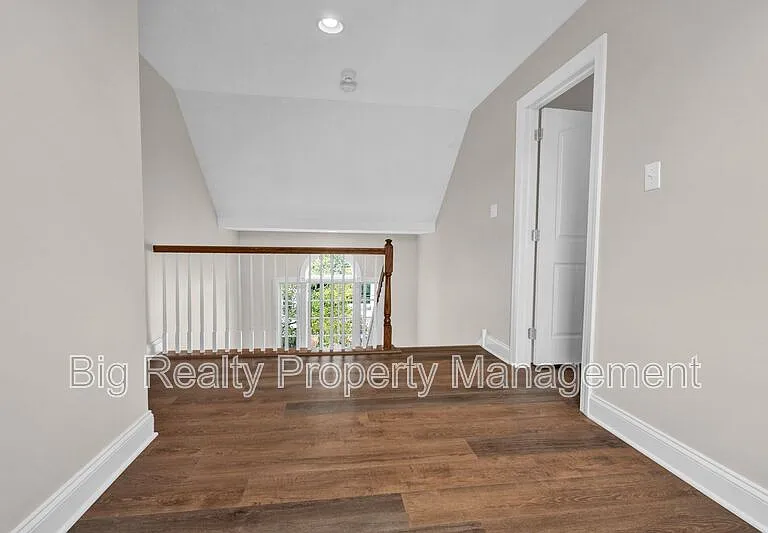 364 Prospect St — Photo 46