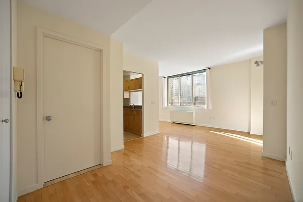 Rented by RELO REDAC INC. | media 25