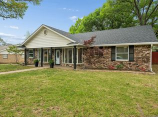 17 Lincolnshire Cir, Bedford, TX 76021