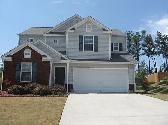 Front Entrace - Long Driveway