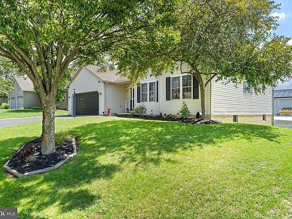 2nd image of 17 Mayflower Dr