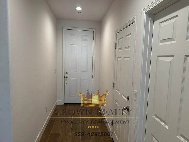 3315 S Meadowbrook St — Photo 4