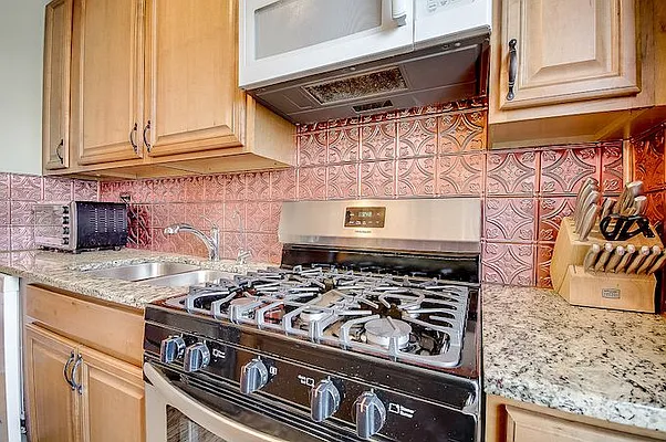 Sold by Redfin Real Estate | media 19