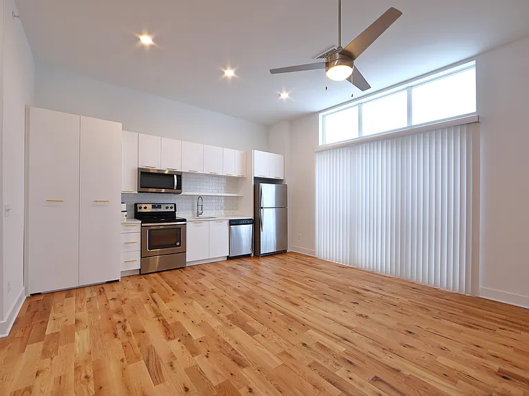 Excelsior Park Apartments — Photo 18