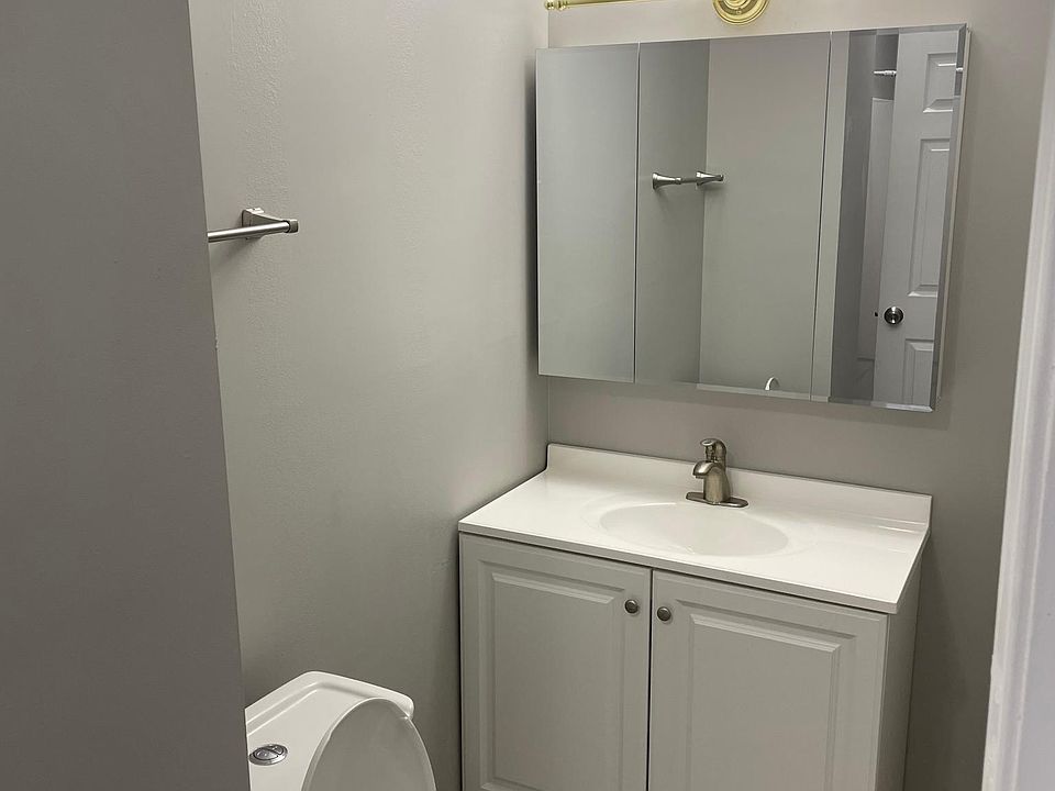1st image of 2020 W Glen Ave #1