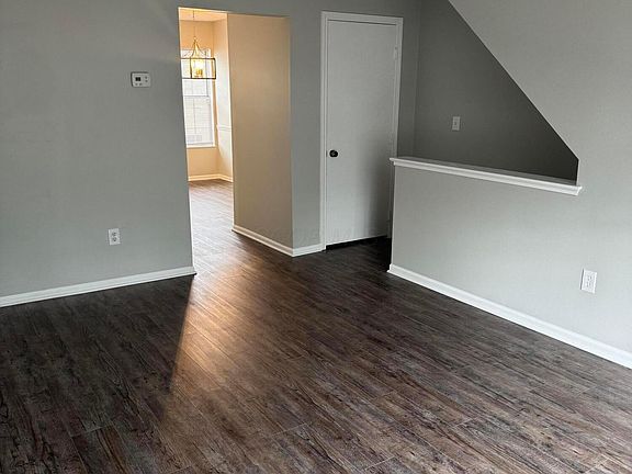 3rd image of 5076 Dalmeny Ct
