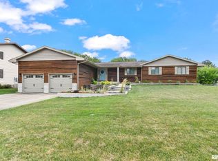 2216 Cloverfield Ln, Springfield, IL 62711