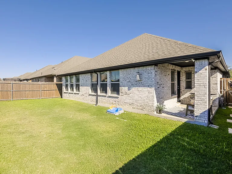 982 E Villas Ct — Photo 7