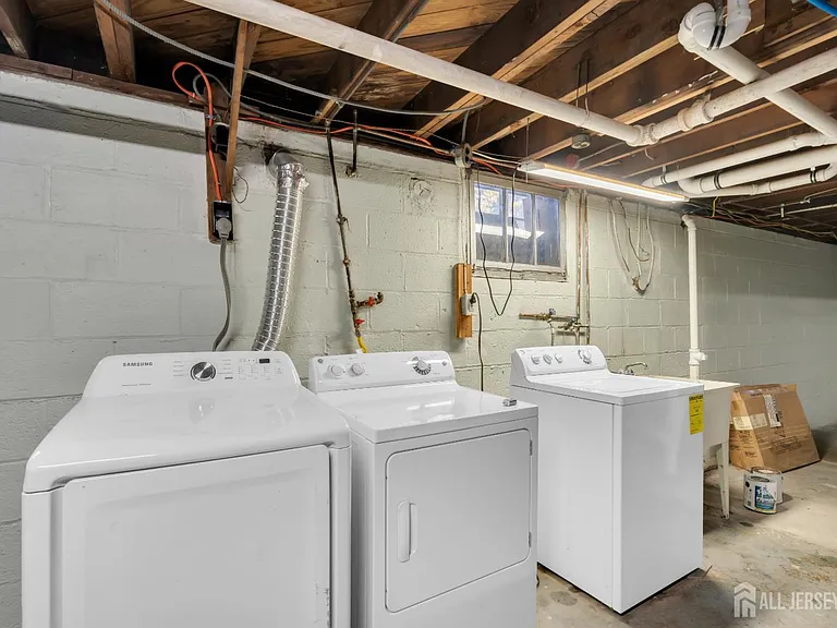 20 Burnet St — Photo 21