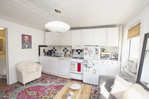 Rented by Jonis Realty | media 21