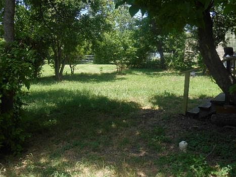2nd image of 413 E Avenue B