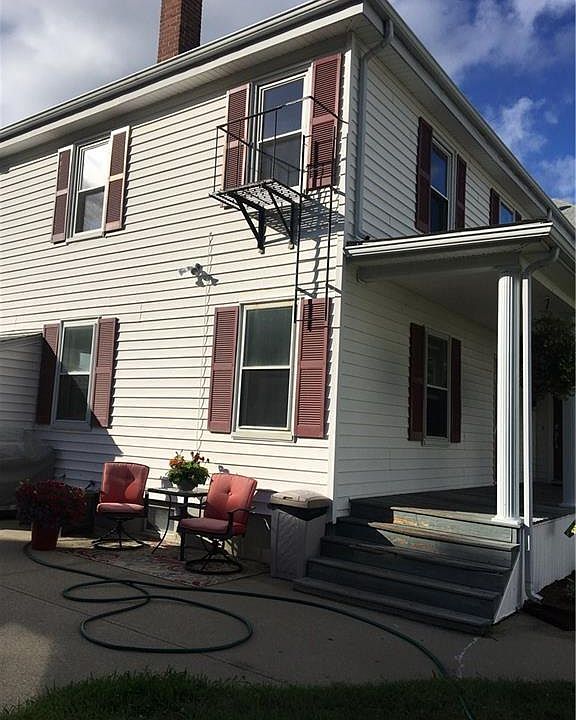 1st image of 208 Railroad St #2