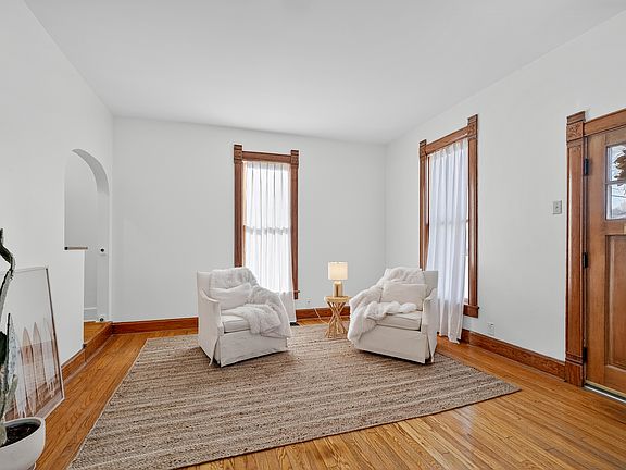 4th image of 454 N 14th St