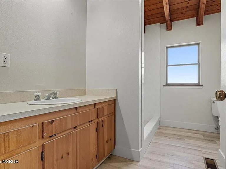 2935 E Clark Ave — Photo 8
