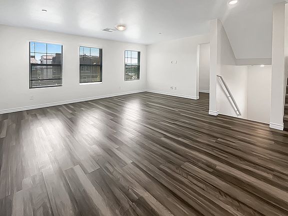 3rd image of 177 Campbelltown Ave