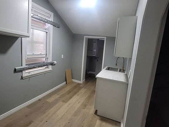 4th image of 6436 Evergreen Ave