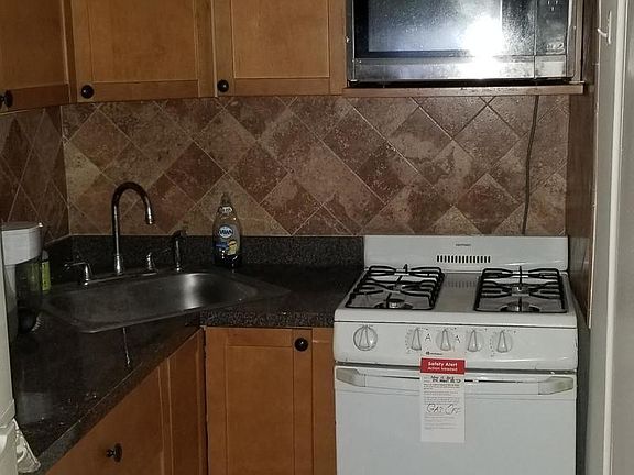 2nd image of 341 W 88th St APT 1A