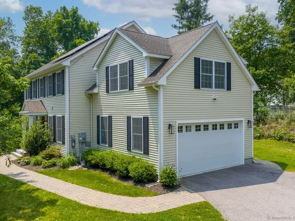 158 New London Road, Groton, CT 06340