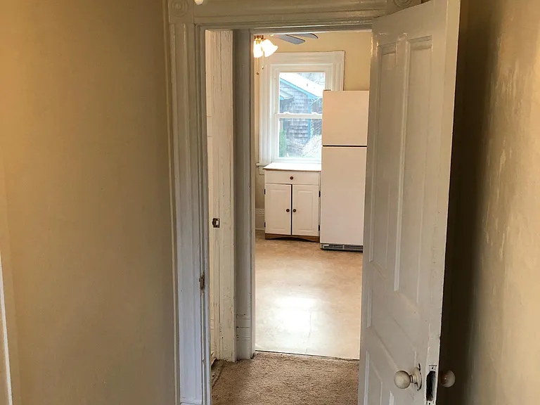 Small bonus area/closet