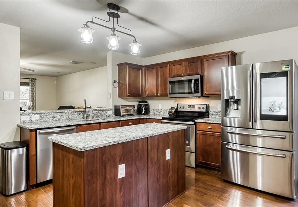 1st image of 1613 Heatherknoll Ln