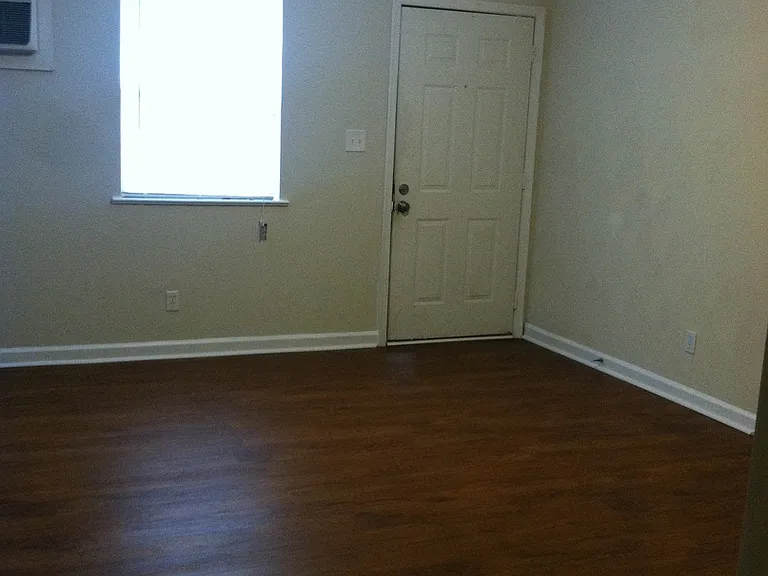 715 Easy St — Photo 1