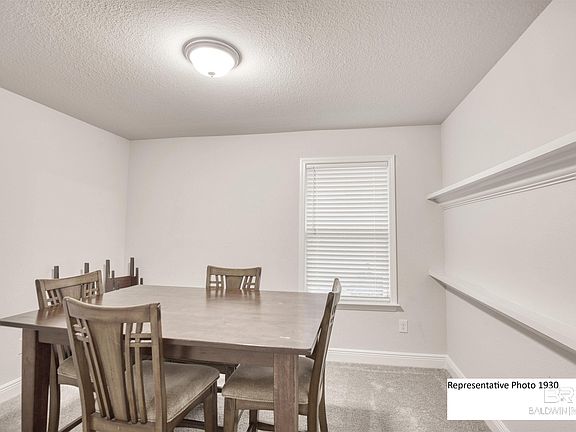 5th image of 803 Rosemary Cir