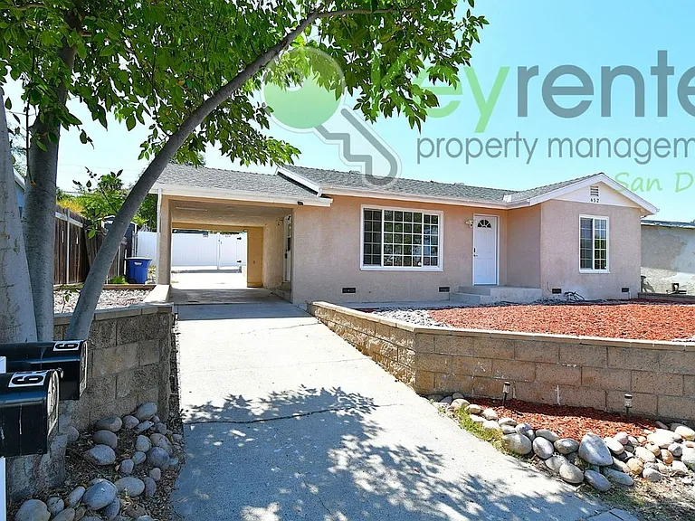 652 N Cuyamaca St N — Photo 1