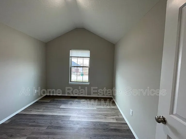 2108 N 21st St — Photo 8