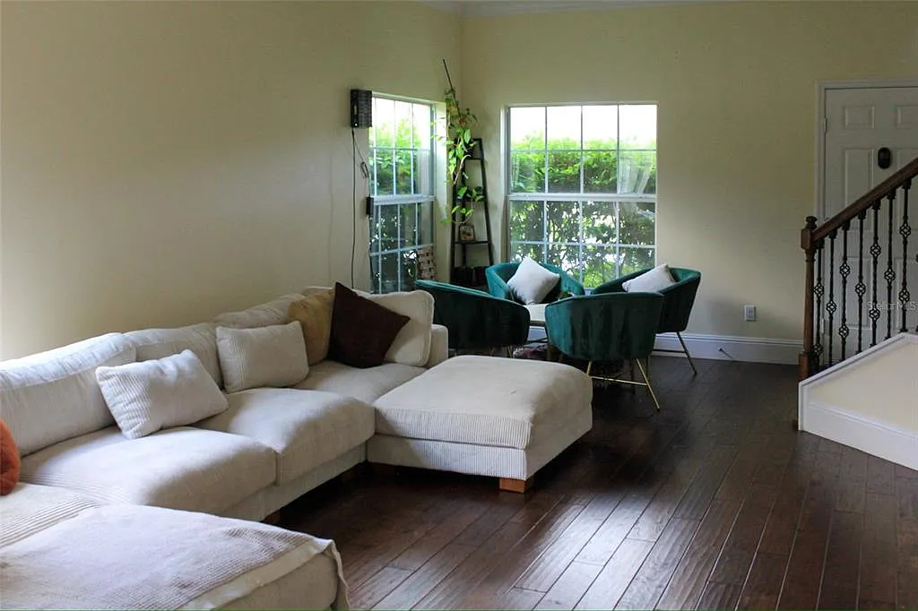 4 bed, 3.0 bath, 2856 sqft, $2,900 — Photo 3