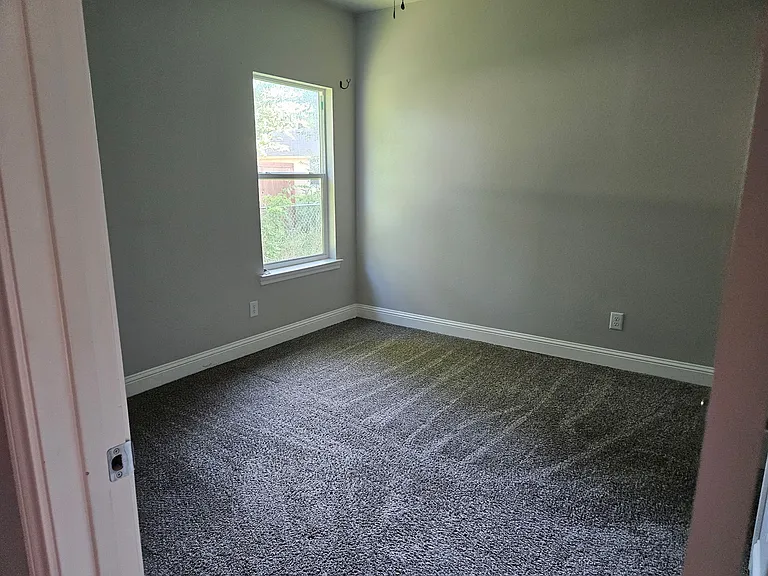 803 Jones St — Photo 5