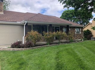 902 Lake Manor Dr, Trenton, MO 64683