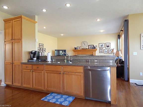 5th image of 1097 Greenwood Ct