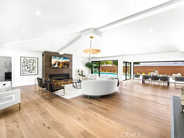 18823 La Amistad Pl, Tarzana, CA 91356