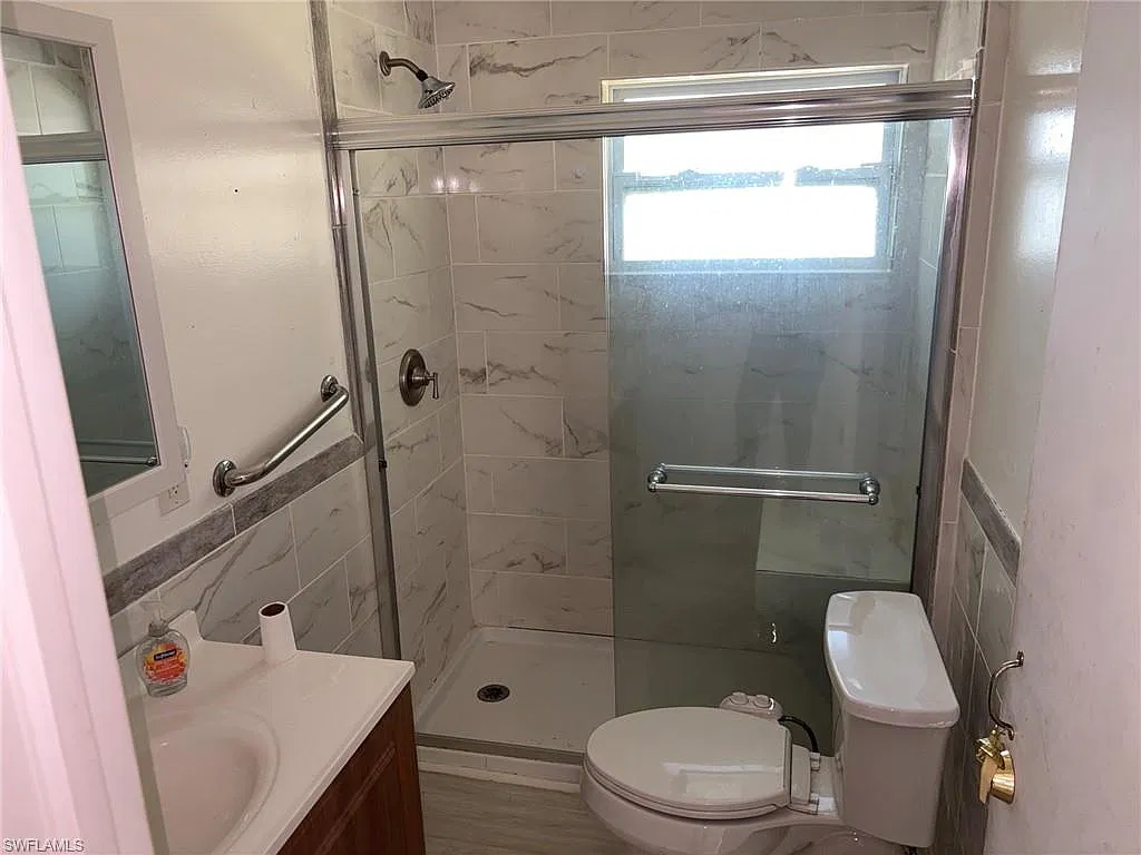 2 bed, 1.0 bath, 888 sqft, $1,800 — Photo 2