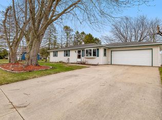 710 Randolph St, Mishicot, WI 54228