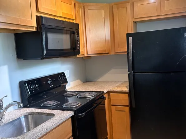 2955 Madison Rd, Cincinnati, OH 45209